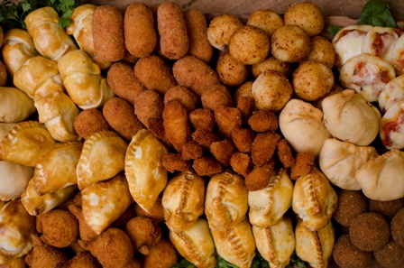 TABLA  GRANDE CON BOCADITOS  