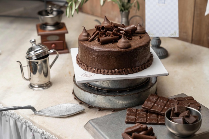 TORTA DE CHOCOLATE CON MOUSSES